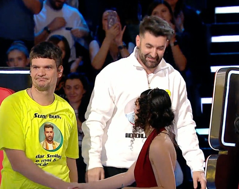Tudor Chirilă, gest ironic față de Smiley în finala „Vocea României”. Fanii sunt revoltați, după ce trofeul a ajuns a opta oară în echipa artistului