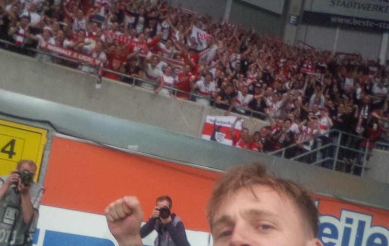 Alexandru Maxim a sărbătorit rămânerea echipei VfB Stuttgart în Bundesliga cu un selfie nebun
