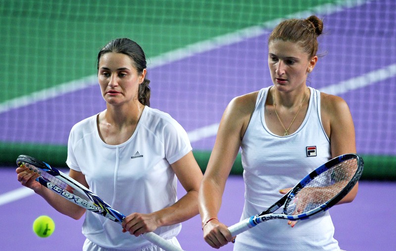 Irina Begu şi Monica Niculescu, învinse în primul tur al probei de dublu la Cincinnati