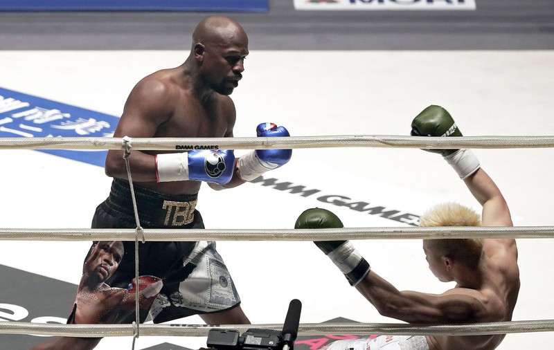 Floyd Mayweather a revenit în ring. L-a făcut ”sushi” pe japonezul Tenshin Nasukawa, într-un meci demonstrativ de box