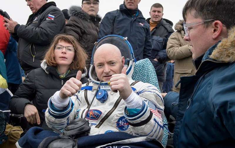A revenit pe Pământ! Scott Kelly s-a întors pe Terra după un an petrecut la bordul Stației Spațiale Internaționale