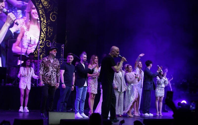 Ce s-a întâmplat la concertul lui Damian Drăghici. Artistul a sărbătorit 40 de ani de activitate