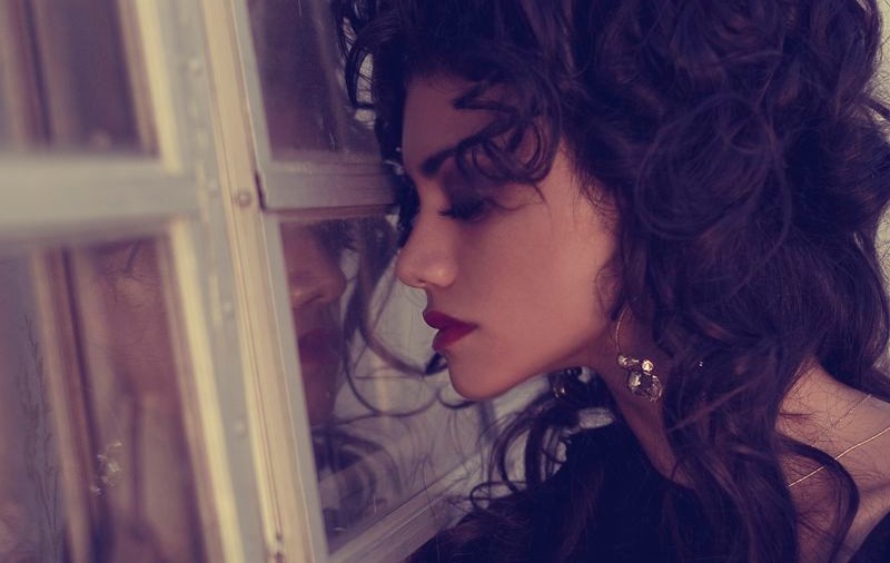 Aylin se reinventează! Ascultă noul ei single - "Cloud". Îți place?