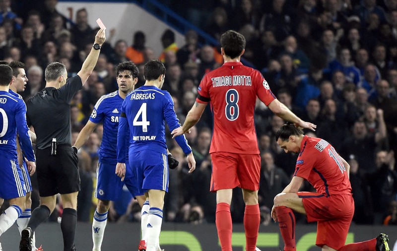 Un fotbalist de la Chelsea și-a povestit viața într-o carte: ”Voiam să-i omor pe toți!” ^Se uita la filme porno cu sonorul tare și își deranja vecinele! VIDEO