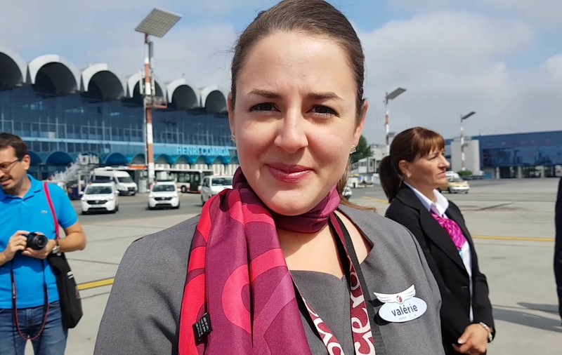 VIDEO / Valerie, stewardesa canadiană care a venit la București cu prima cursă transatlantică