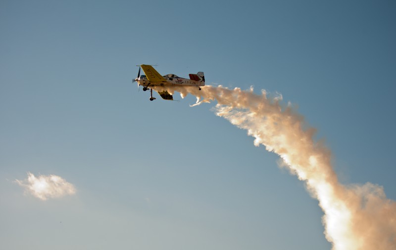Acrobaţii în aer şi efecte speciale LA CEL MAI MARE SHOW AVIATIC de la noi | FOTO SPECTACULOS