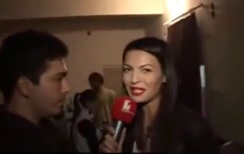 Vă amintiţi CELEBRA REPLICĂ "3 ÎN P...A MEA"? Iată CE FACE ACUM reportera care L-A SCOS DIN MINŢI pe Adi Despot | FOTO & VIDEO
