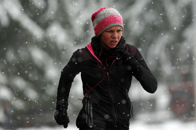 Simona Halep a tras din greu pe pista de la Poiana Brașov (Alex Dobre)