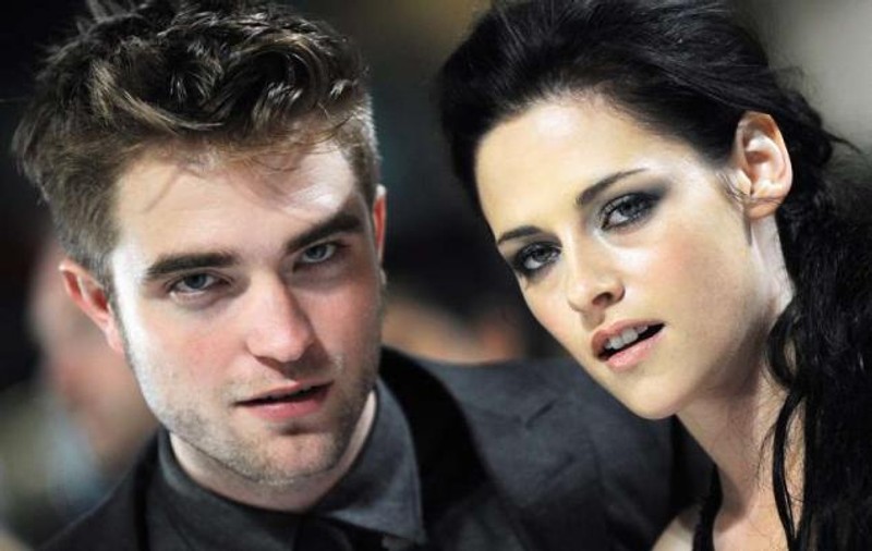 Kristen Stewart şi Robert Pattinson fac sex de şapte ori pe zi