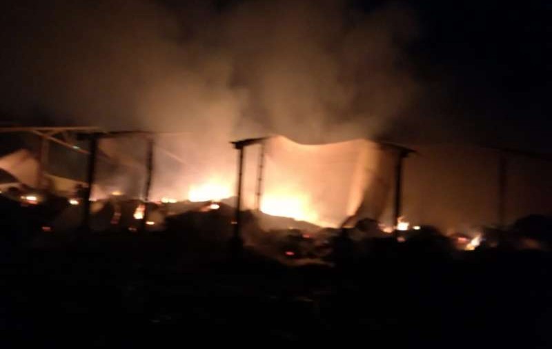 Incendiu la Botoșani: au ars 250 de tone de furaje. Pagubele materiale sunt uriașe