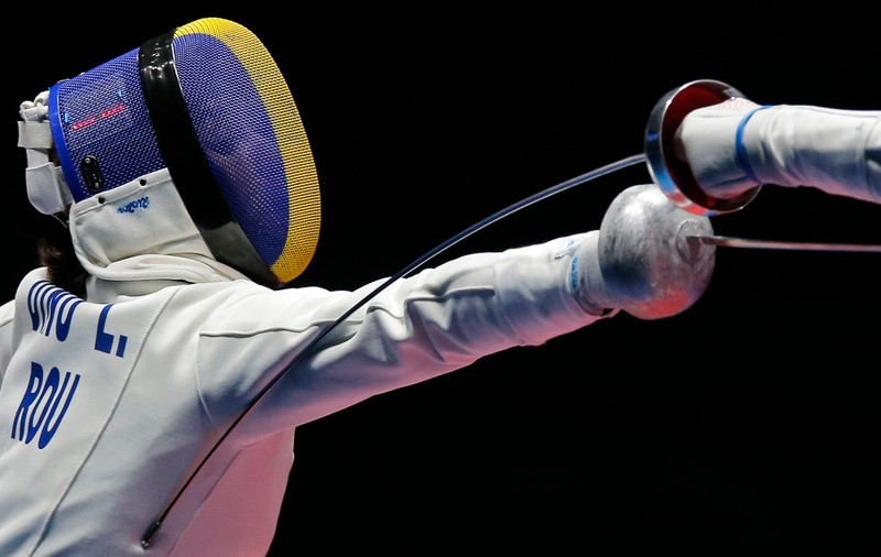 Trei candidați la șefia Federației Române de Scrimă. Printre ei, Loredana Dinu, campioană olimpică în 2016