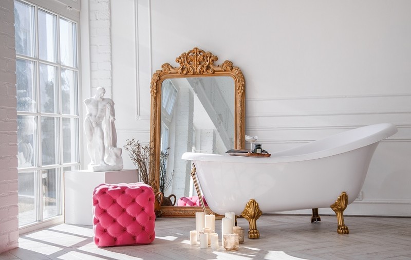 Oglinda potrivită pentru un decor de baie cu personalitate