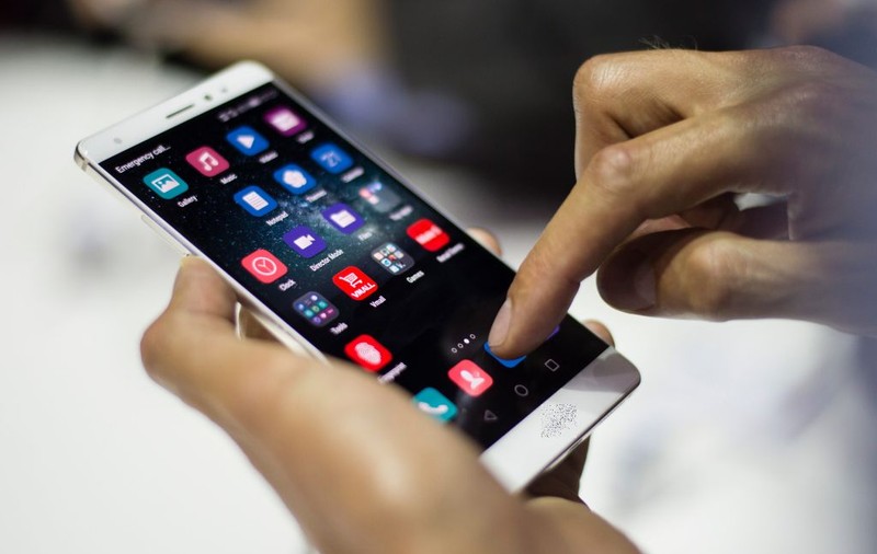 Franța interzice cuvântul ”smartphone”