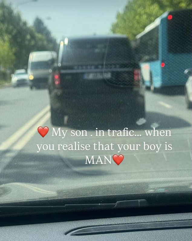 Vica Blochina s-a întâlnit în trafic cu fiul ei. Imagini cu mașina pe care o conduce Edan