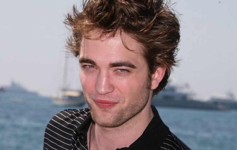 Robert Pattinson: "Nu sunt în stare să ies cu o fată!"