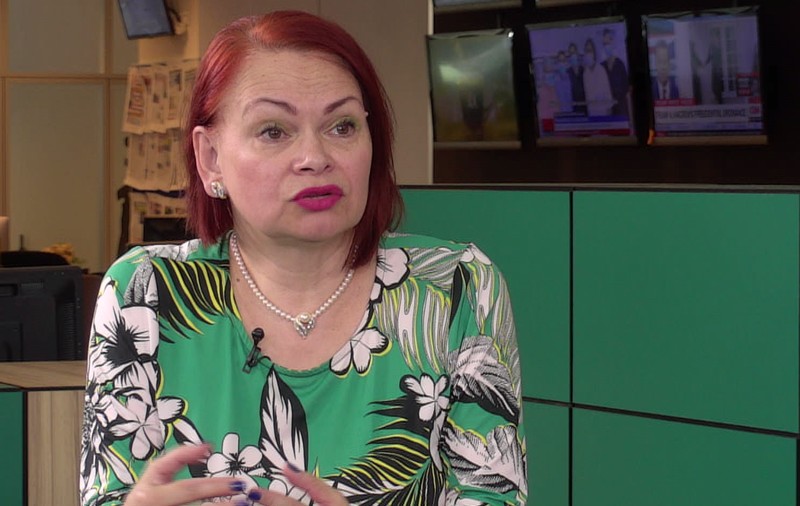 VIDEO / Poziția la calculator, deficiențele de vedere și de auz sau problemele dentare pot cauza dureri de spate