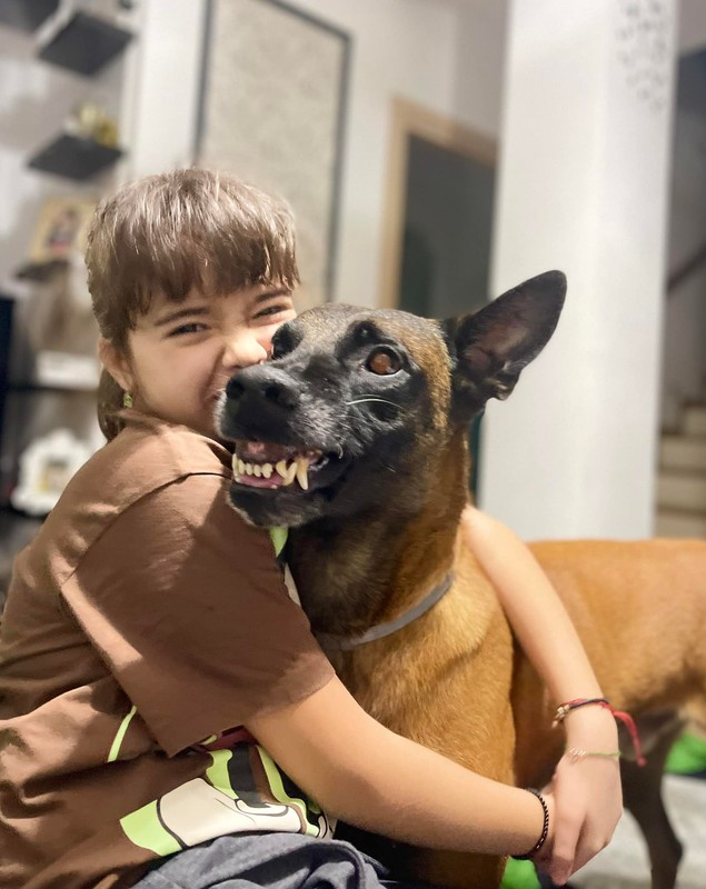 Imagini cu casa în care locuiește Livia Graur: „Am un stâlp de rezistență în mijlocul sufrageriei”