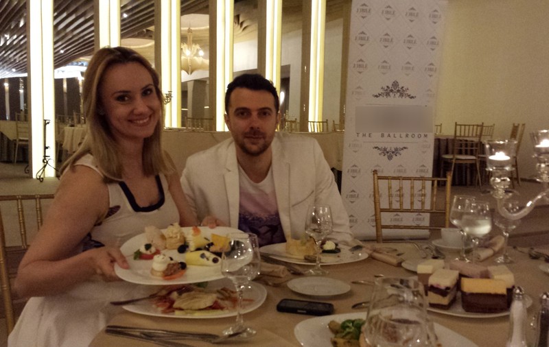 LUX EXTREM la botezul băieţelului "bebeluşei" Oana! AUR ÎN BĂUTURĂ şi PÂINE cu INGREDIENTE RARE