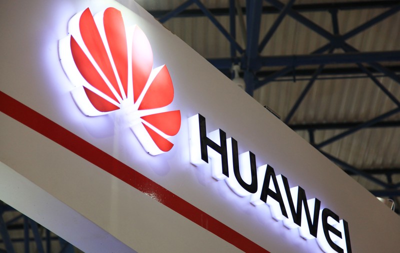 Smartphone-urile Huawei și ZTE ar putea fi interzise de guvernul din SUA. Micul război tehnologic dintre SUA și China