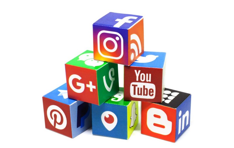 Social Media vs. Realitate. Iluzia unei generații