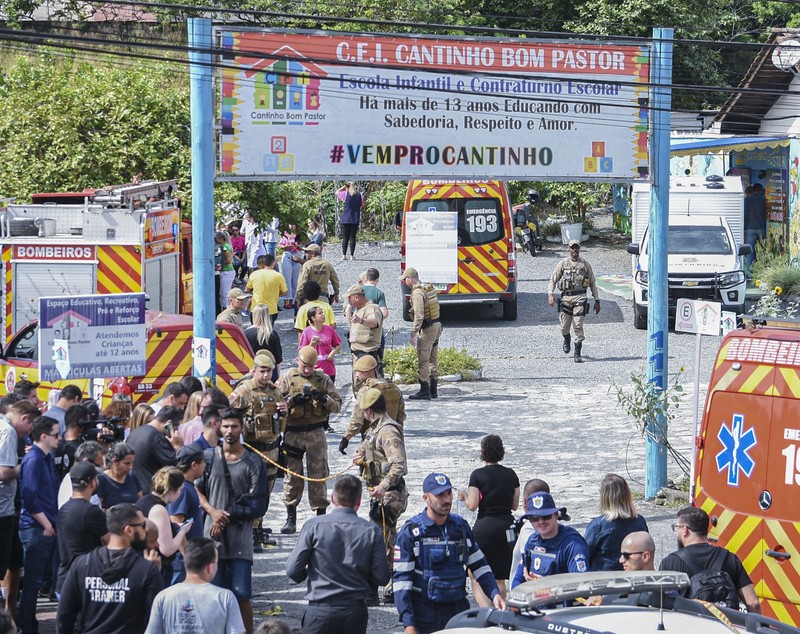 Atac cu toporul la o creșă din Brazilia. Patru copii au fost uciși, alți cinci sunt răniți