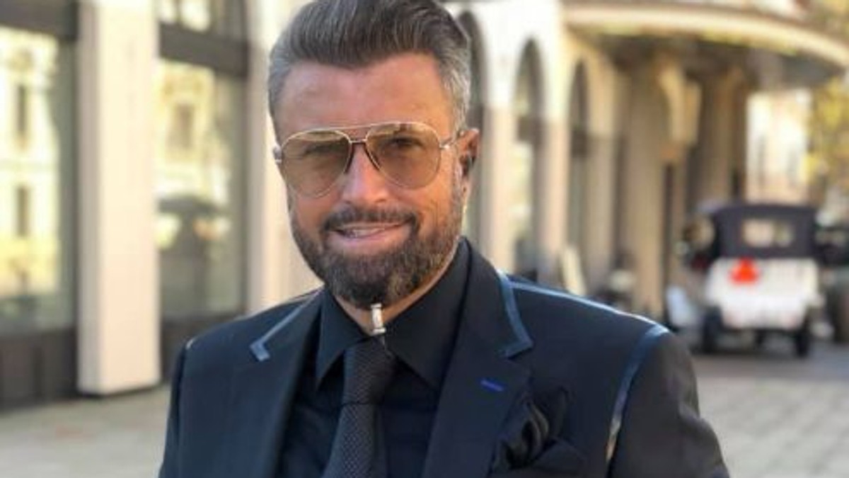 Mașina lui Cătălin Botezatu, implicată într-un accident în Capitală. "N-a mai putut fi controlată și a ajuns să se învârtă singură"
