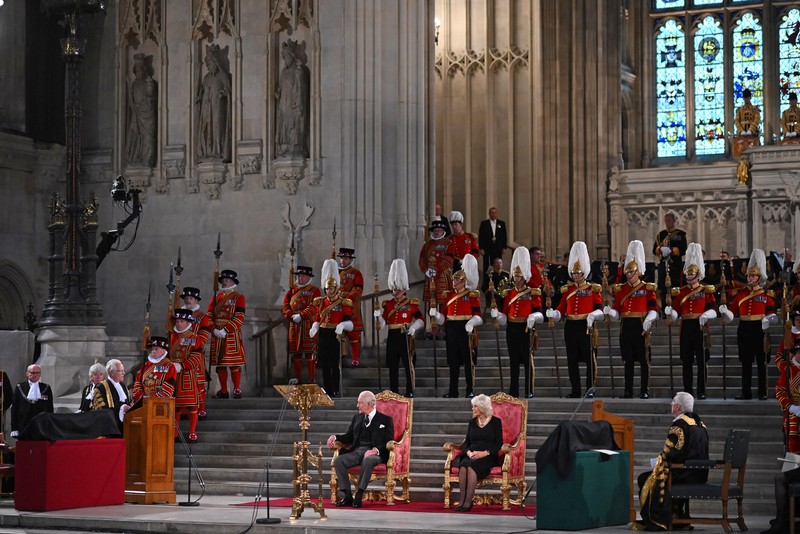 Regele Charles al III-lea și regina consoartă, în Parlamentul britanic Foto: Profimedia
