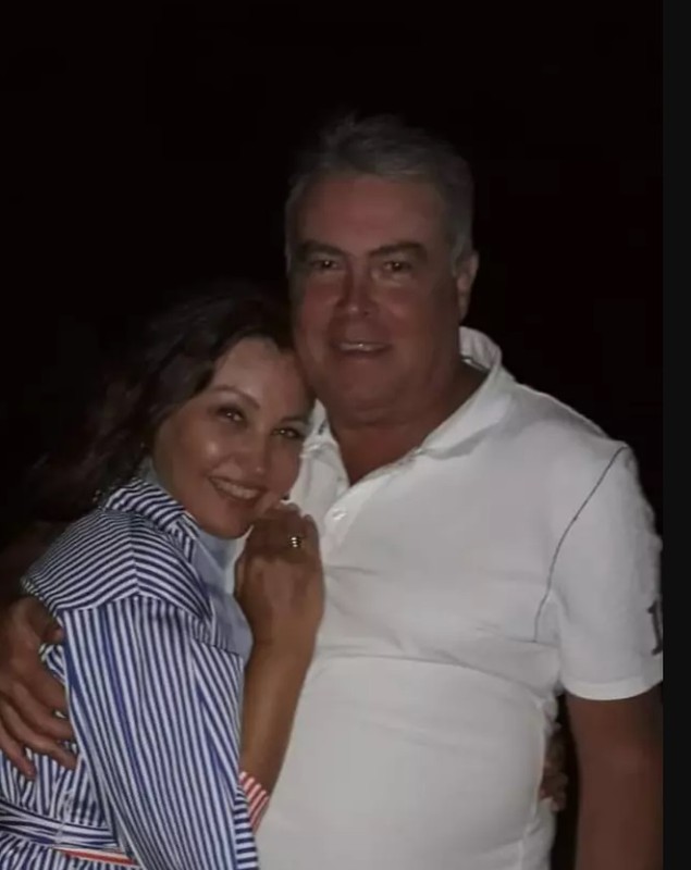 Daniela Nane a anunțat divorțul de Adrian Cioroianu, după ce a fost surprinsă sărutându-se cu alt bărbat: „Sunt o femeie divorțată”. Cine e noul iubit