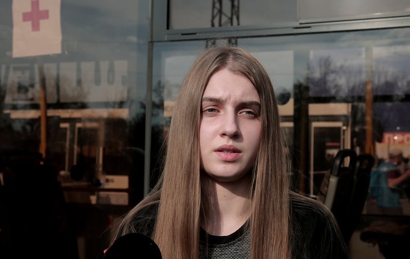 Mărturia unei tinere evacuate din oțelăria Azovstal: „Mâncam o dată pe zi. Ca să ajungă la toți, soldații nu mâncau deloc”