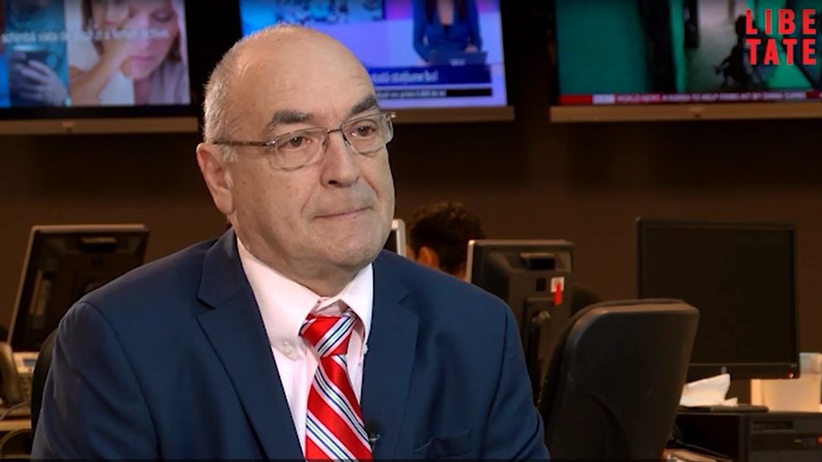 Preşedintele Societăţii Române de Ştiinţe Matematice, profesorul Radu Gologan, spune că 80% din olimpicii internaţionali, care au obţinut medalii de aur, argin şi bronz pentru ţara noastră la competiţiile internaţionale, au plecat în străinătate.