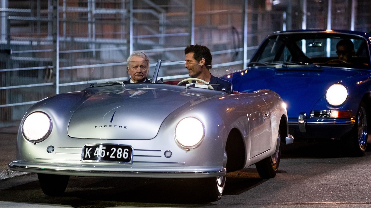 Wolfgang Porsche își construiește tunel privat prin munți.
