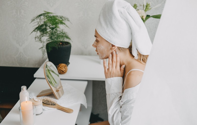 Produse de îngrijire și cosmetice la prețuri fără egal în oferta eMAG de azi, 16 ianuarie