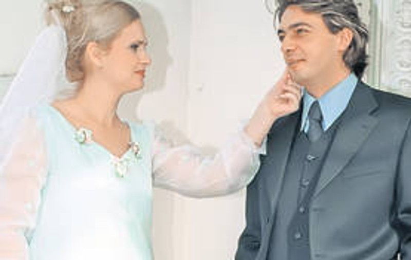 Claudia şi Romeo Dediu, naşii lui Teo Trandafir îşi petrec vacanţa în Deltă