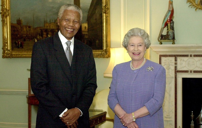 Remarca lui Nelson Mandela care a făcut-o pe Regina Elisabeta a II-a să izbucnească în râs, la una din întâlnirile lor