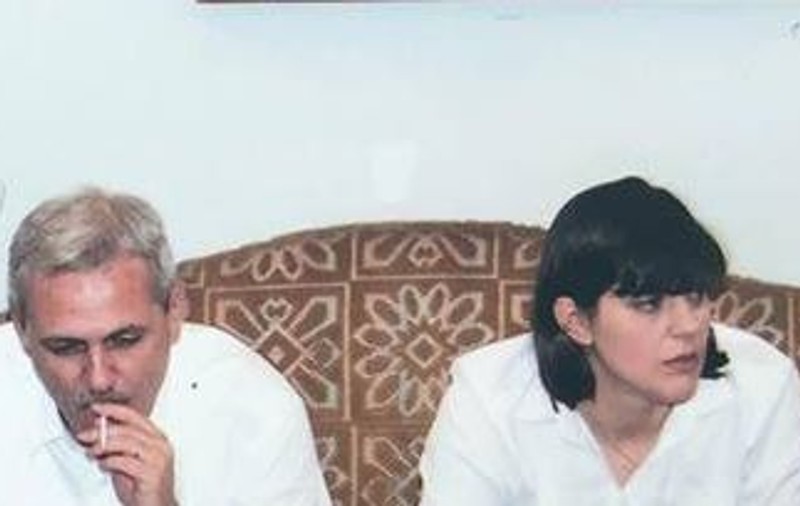 Detaliul care a atras atenția în fotografia cu Dragnea, Maior și Kovesi. Ce avea la mână fosta șefă DNA