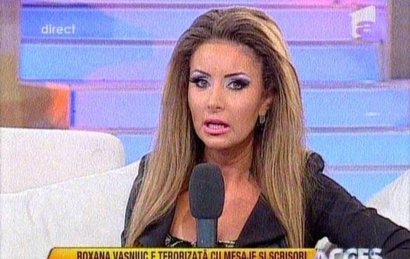 Roxana Vaşniuc, terorizată de un bătrân: "Îmi spune că mă iubeşte şi că nu suportă să mă vadă cu alt bărbat! M-a ameninţat că mă omoară!