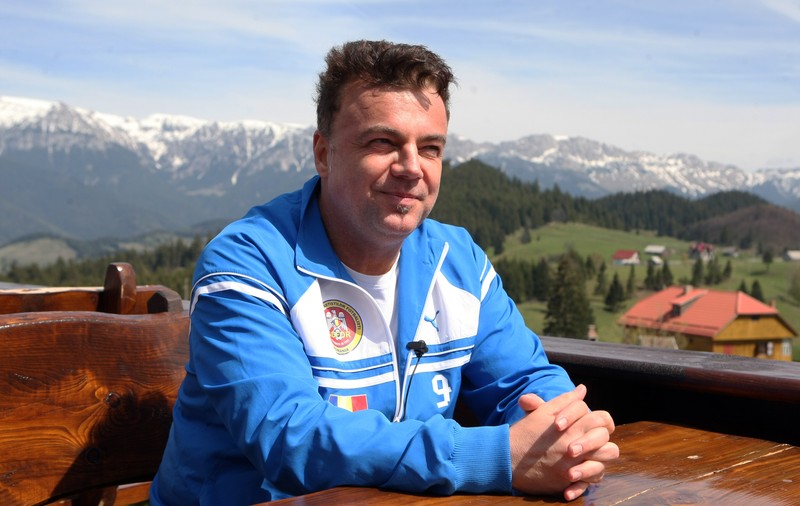 FOTO&VIDEO / Un cântăreț acuză: ”Adamescu a distrus Oțelul!” 