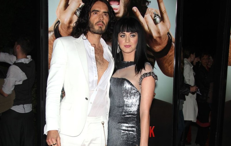 Katy Perry îl obligă pe Russell Brand să părăsească definitiv Londra 