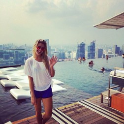 Eugenie Bouchard s-a relaxat la piscină. foto: Facebook.com