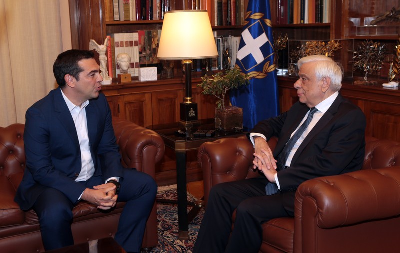Preşedintele Greciei dizolvă parlamentul şi convoacă alegeri anticipate