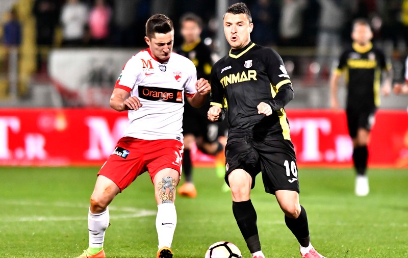 Liga 1, play-off, ultima etapă: Dinamo - Astra Giurgiu 1-1. Minunea n-a venit: “câinii roșii” termină pe locul 3 / LIVE BLOG