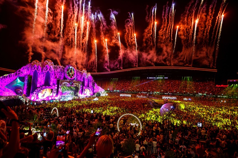 Peste 50 de milioane de euro au intrat direct şi indirect în Cluj-Napoca datorită Festivalului Untold. | Mediafax Foto / Dan Horia Tautan