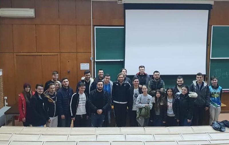 Alexandru Tudor, la facultate. Fostul arbitru, surprins într-o imagine unică: zâmbind și cu fălcuțe