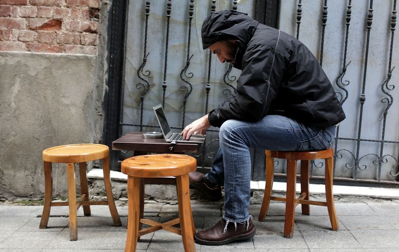 Un blogger iranian a fost condamnat la moarte