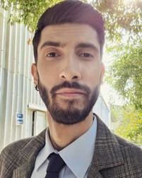 În copilărie, din cauza înâlțimii sale, Antonio a avut de suferit. Foto: Arhivă personală