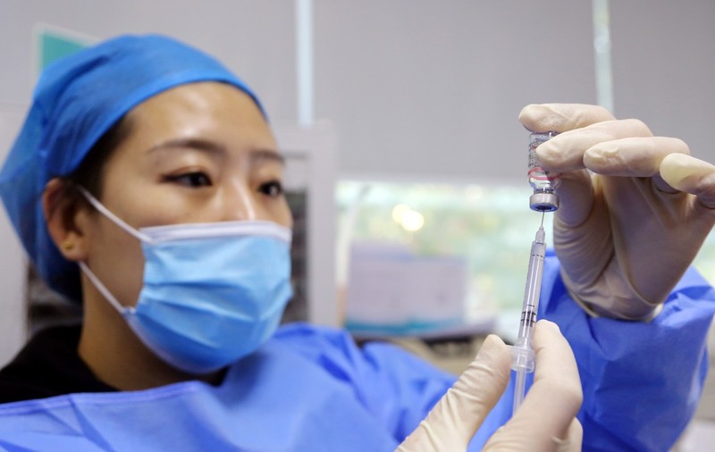 China începe vaccinarea anti-COVID a copiilor de 3 ani. 76% din populație e imunizată cu schema completă