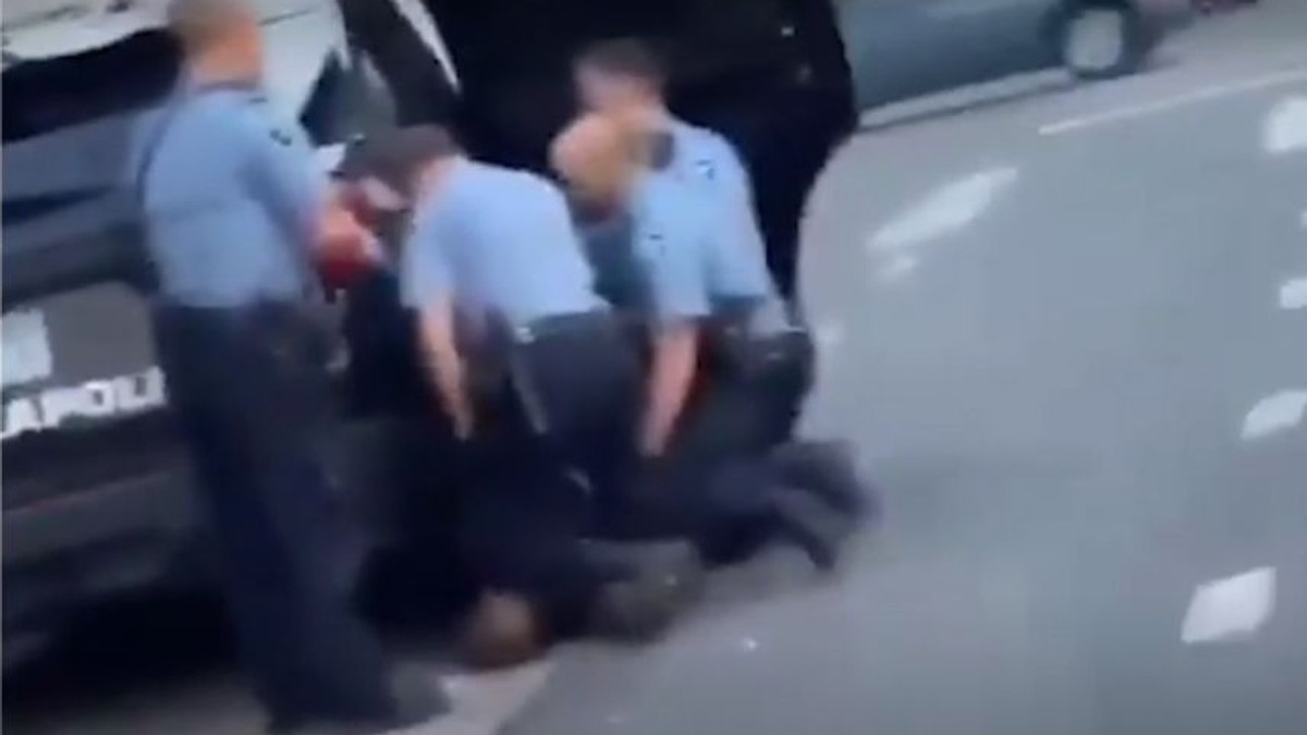 Floyd George patru polițiști