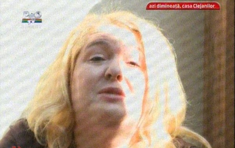 Viorica de la Clejani, criză de isterie la TV: "Risc să rămân fără casă și fără voce din cauza unui mafiot!"