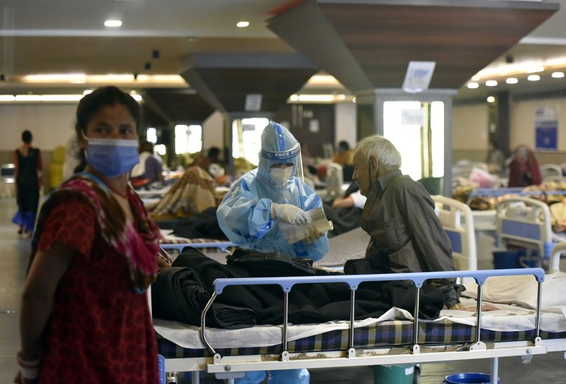 Mai multe centre medicale din India au fost trransformate în spitale COVID | Foto: Profimedia