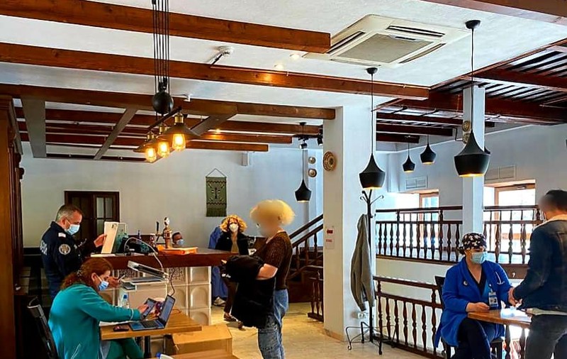Campanie de vaccinare pentru angajații restaurantelor, într-un local din București